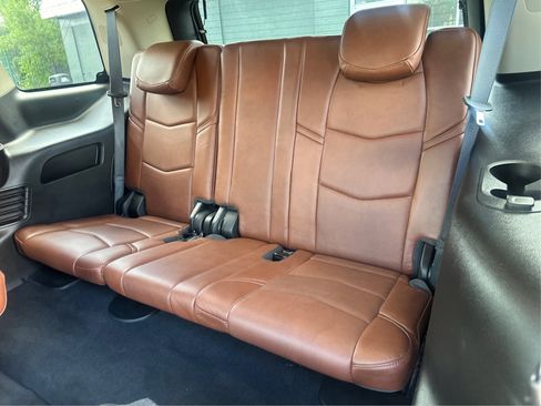 Used 2018 Cadillac Escalade Luxury image 47