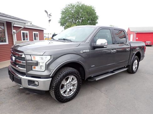 Used 2016 Ford F150 Lariat w/ Equipment Group 502A Luxury AWD/4WD image 3