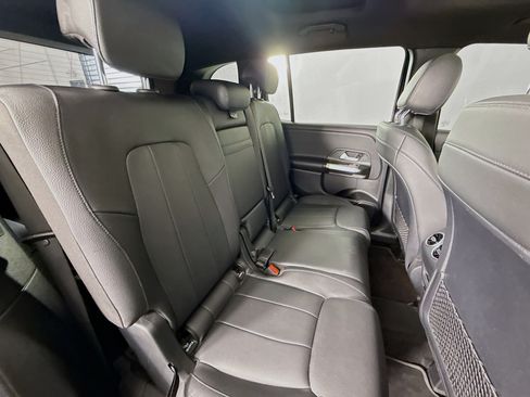 Used 2021 Mercedes-Benz GLB 250 image 25
