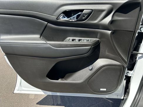 Used 2021 GMC Acadia SLT image 22