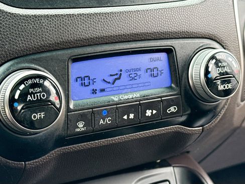 Used 2013 Hyundai Tucson Limited w/ Premium Pkg AWD/4WD image 11