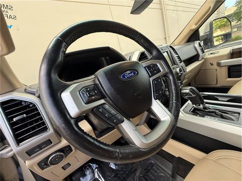 Used 2017 Ford F150 Lariat w/ Equipment Group 502A Luxury AWD/4WD image 9