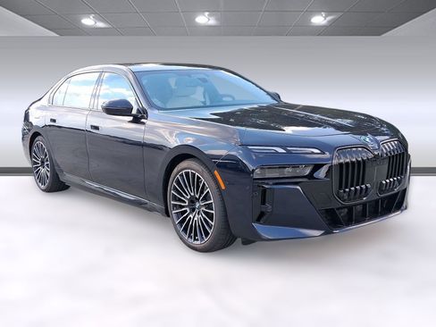 New 2026 BMW 750e xDrive image 6