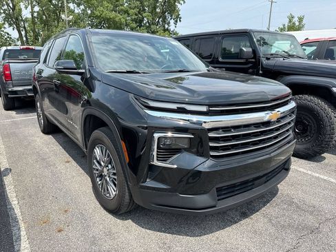 Used 2026 Chevrolet Traverse LT w/ Driver Confidence Package AWD/4WD image 12