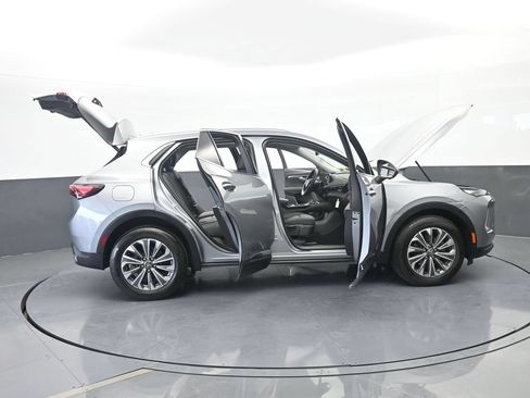Used 2024 Buick Envision Preferred AWD/4WD image 86