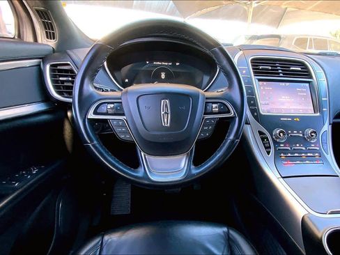 Used 2020 Lincoln Nautilus FWD w/ Equipment Group 101A image 6