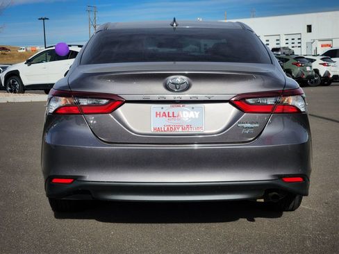 Used 2022 Toyota Camry LE image 4