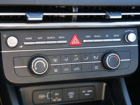 Certified 2025 Hyundai Tucson SE AWD/4WD image 23