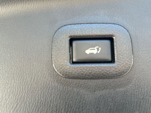 Used 2019 Nissan Armada SL w/ Premium Package RWD image 18