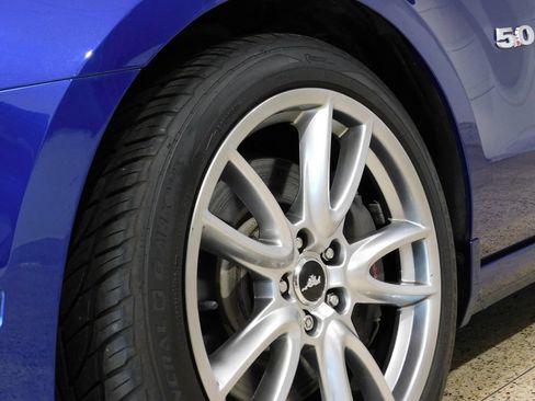 Used 2013 Ford Mustang GT Premium w/ Electronics Pkg RWD image 30
