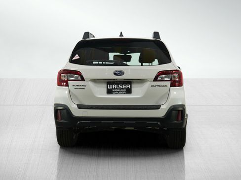 Used 2018 Subaru Outback 2.5i Premium AWD/4WD image 4