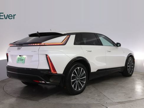 Used 2024 Cadillac Lyriq Sport AWD/4WD image 3