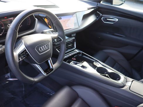 Used 2023 Audi e-tron GT Premium Plus w/ Performance Package image 9