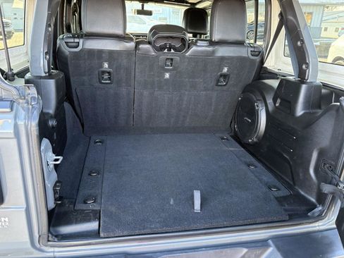 Used 2018 Jeep Wrangler Unlimited Rubicon w/ Dual Top Group image 23