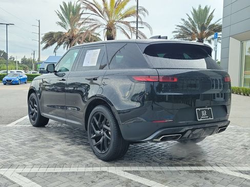 Used 2024 Land Rover Range Rover Sport SE AWD/4WD image 3