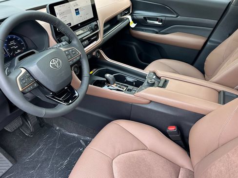 New 2026 Toyota Grand Highlander AWD Hybrid image 9