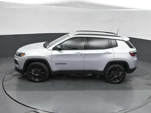 New 2026 Jeep Compass Latitude AWD/4WD image 33