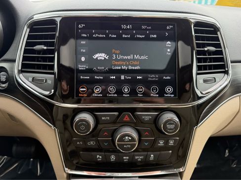 Used 2021 Jeep Grand Cherokee Limited AWD/4WD image 16