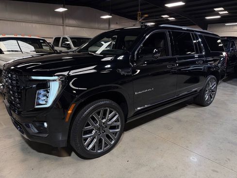 Used 2026 GMC Yukon XL Denali Ultimate AWD/4WD image 11