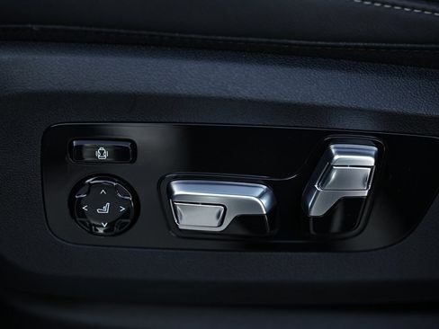 Certified 2024 BMW X7 xDrive40i image 22