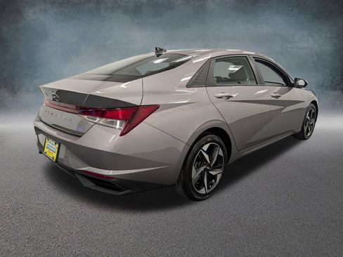 Certified 2023 Hyundai Elantra SEL w/ Convenience Package FWD image 5