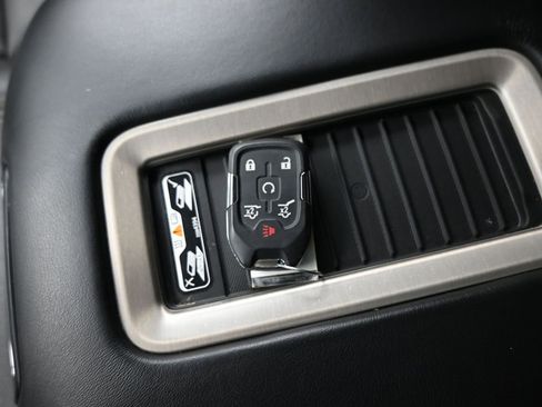 Used 2018 GMC Yukon Denali w/ Denali Ultimate Package image 18