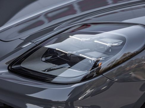 Used 2025 Porsche Panamera image 23