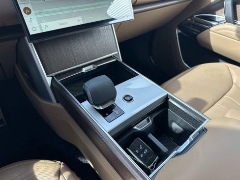 New 2026 Land Rover Range Rover SE AWD/4WD image 17