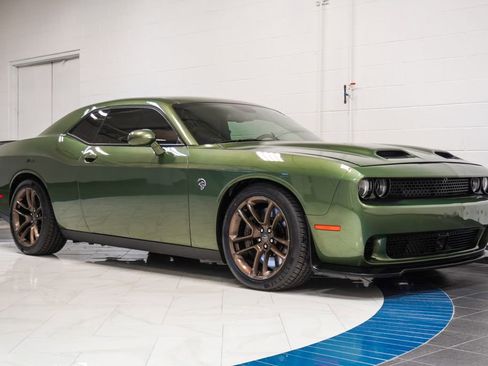 Used 2023 Dodge Challenger SRT Hellcat w/ Driver Convenience Group RWD image 5