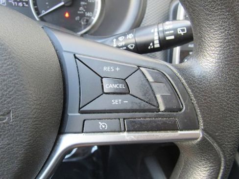 Used 2021 Nissan Kicks S image 31