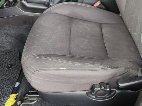 Used 2016 Toyota Tacoma SR image 26