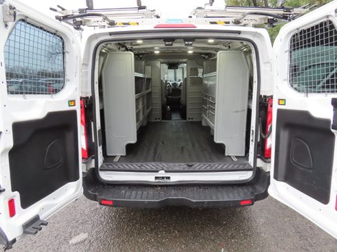 Used 2018 Ford Transit 250 130 Low Roof image 9