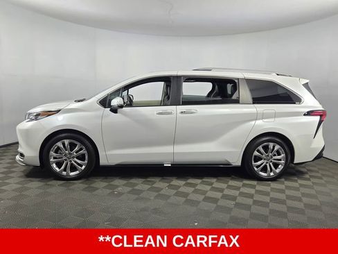 Used 2023 Toyota Sienna Platinum image 5