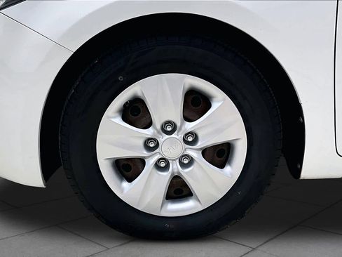 Used 2016 Kia Forte LX FWD image 10