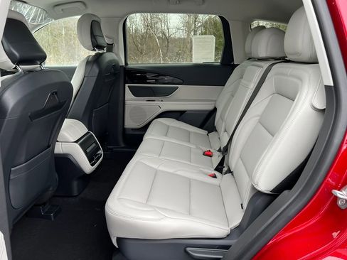 New 2026 Lincoln Nautilus Premier image 4