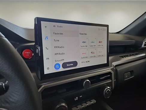 Used 2025 Toyota Tacoma TRD Sport image 34