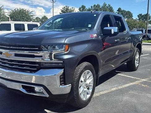 Used 2022 Chevrolet Silverado 1500 LTZ w/ Technology Package AWD/4WD image 3