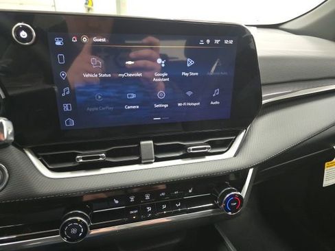 New 2026 Chevrolet Equinox LT w/ Safety and Technology Package FWD image 12