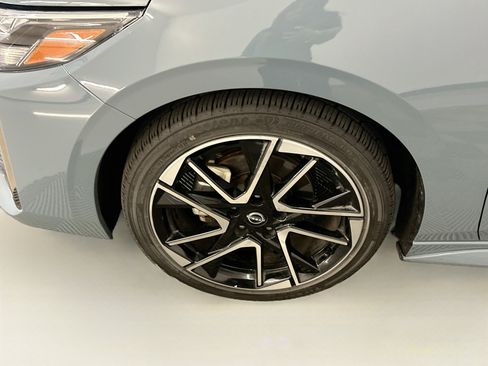 Used 2025 Nissan Sentra SR FWD image 11