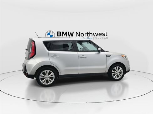 Used 2016 Kia Soul + image 4