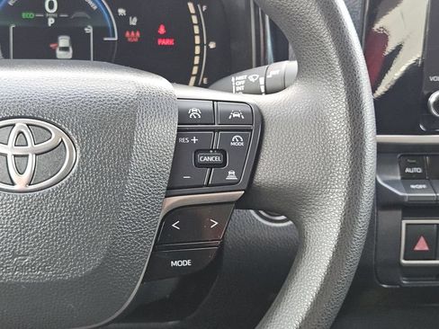 Used 2025 Toyota Camry LE FWD image 25