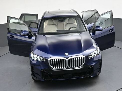 Used 2026 BMW X5 xDrive40i w/ M Sport Package AWD/4WD image 39