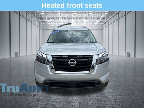 Used 2025 Nissan Pathfinder SV FWD image 11