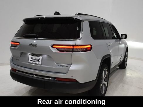 Used 2023 Jeep Grand Cherokee L Limited w/ Luxury Tech Group II AWD/4WD image 5