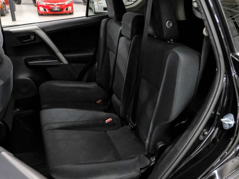 Used 2017 Toyota RAV4 LE FWD image 34