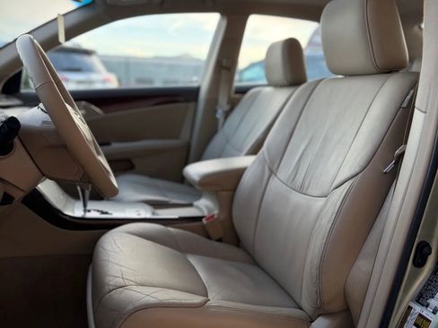 Used 2010 Toyota Avalon XLS image 8