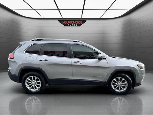 Used 2019 Jeep Cherokee Latitude w/ Popular Appearance Group AWD/4WD image 4