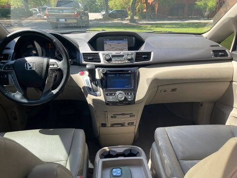 Used 2015 Honda Odyssey Touring image 16