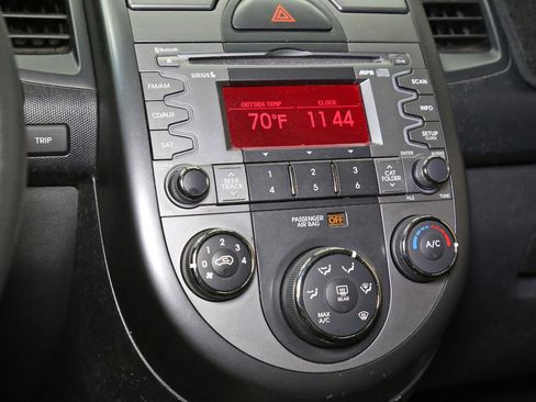 Used 2011 Kia Soul + image 7