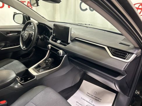 Used 2025 Toyota RAV4 XLE image 13